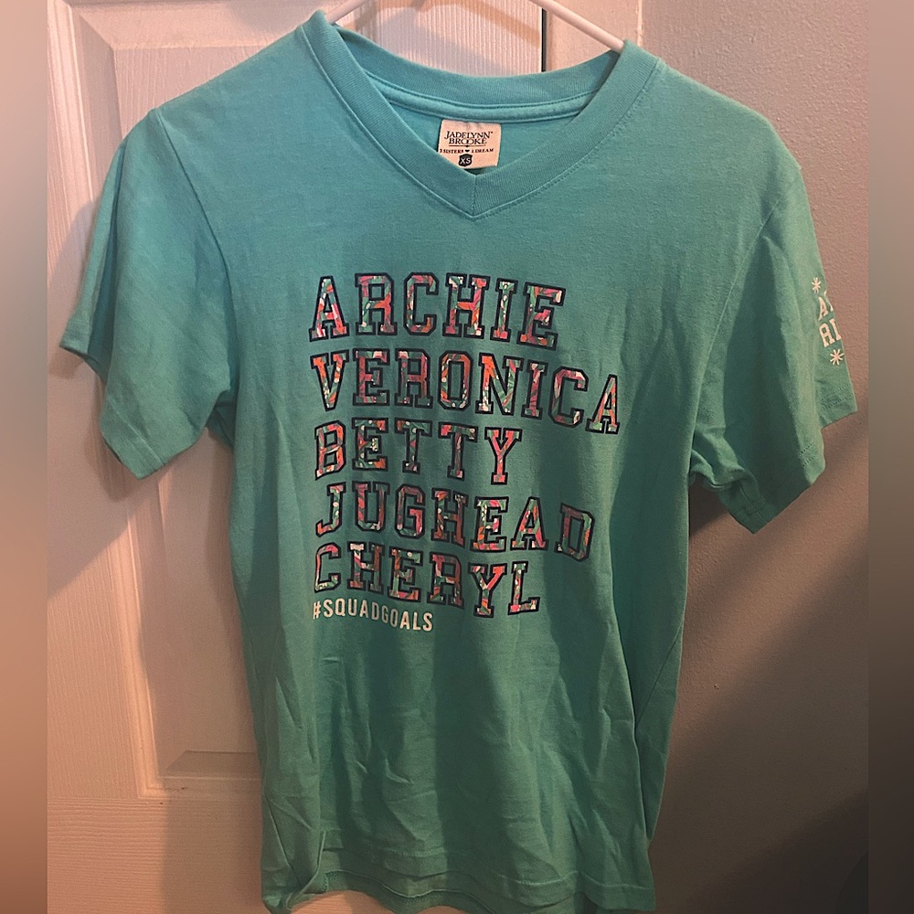 Riverdale Jadelynn Brooke V-neck Tee